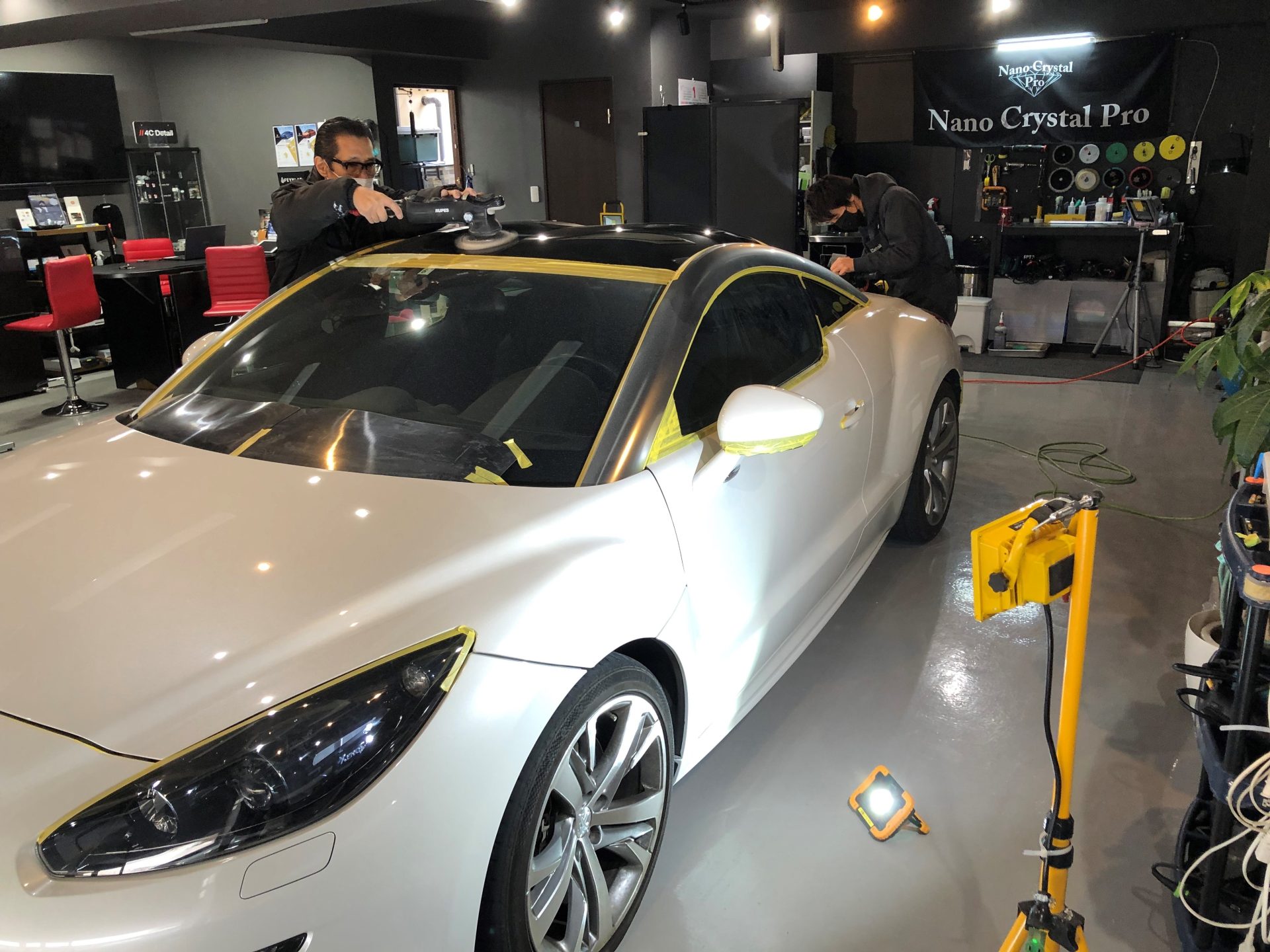 プジョー RCZ 磨き　研磨　専門店　ブラックブース